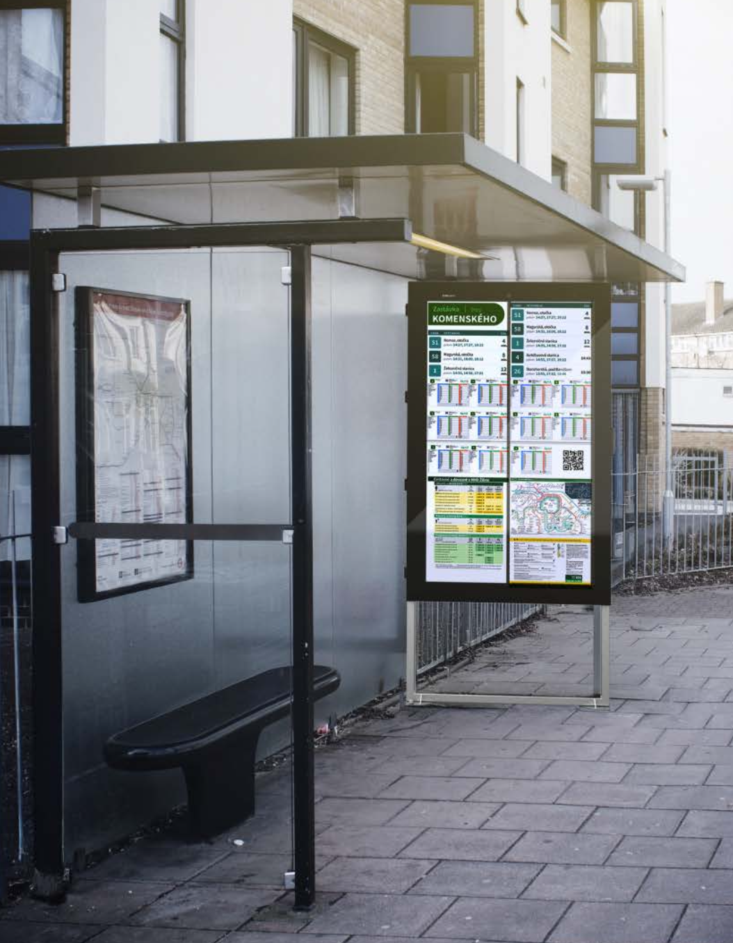Nástenka EMlines na autobusovej zastávke